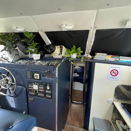 Barco Amplio Con 2 Camarotes / Comfy Boat With 2 Bedrooms - Bateau-hôtel