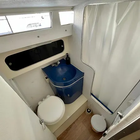 Barco Amplio Con 2 Camarotes / Comfy Boat With 2 Bedrooms - Bateau-hôtel